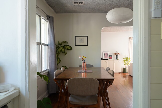 Building Photo - 3729 Boyce Ave