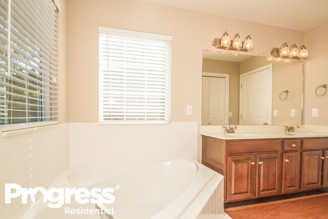 Building Photo - 1508 Stoner Valley