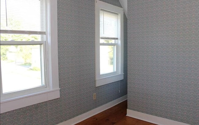 Building Photo - 35 Canaan St