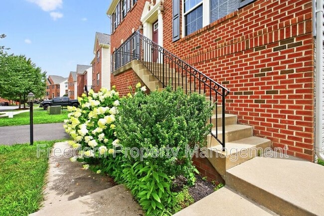 Building Photo - 7629 Hamelin Ln