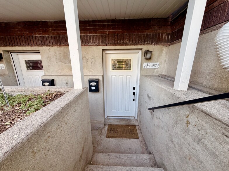 Building Photo - 1995 S Lincoln St