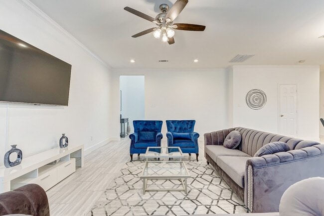 Building Photo - 14510 Sanour Dr