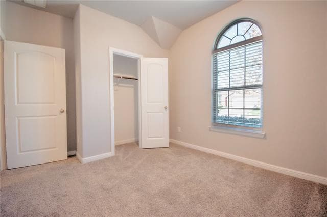 Building Photo - 545 Braewick Dr