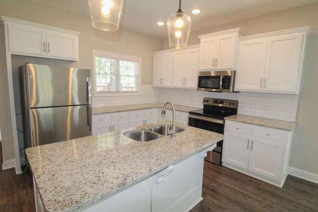 Building Photo - 33 Grove Cir