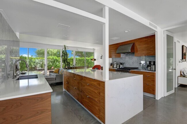 Building Photo - Mid-Century Steel Oasis in Palm Springs