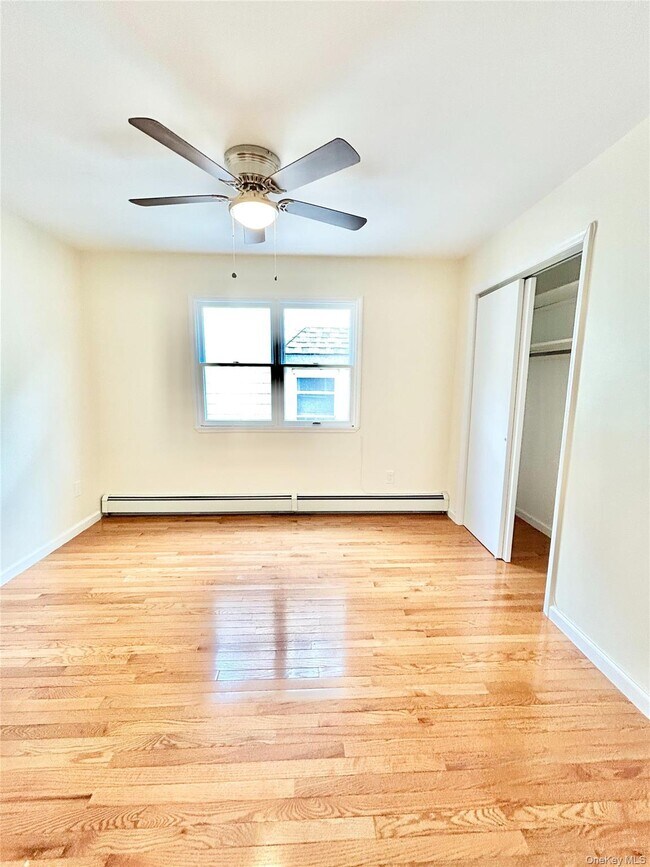 Building Photo - 164 Rossiter Ave