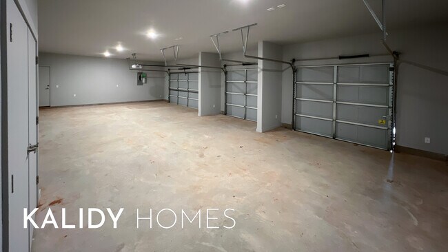 Building Photo - 17640 Natalie Ct