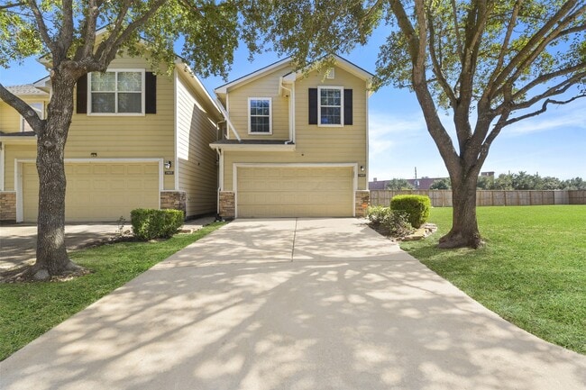 Building Photo - 15819 Misty Loch Ln