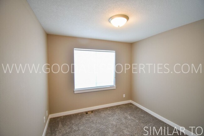Building Photo - Must see this 4 Bedroom Walkout Ranch Style in Desoto