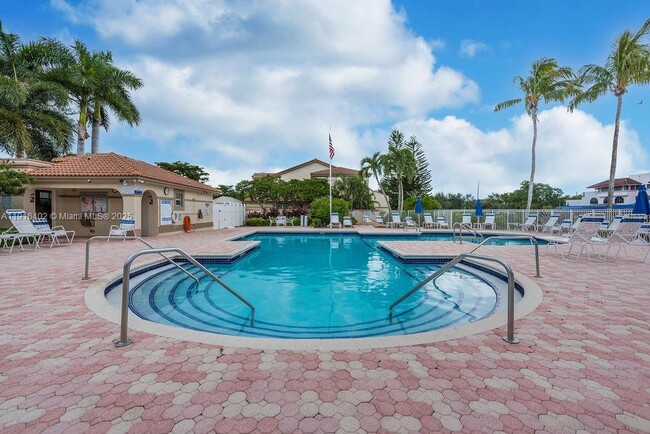 Building Photo - 6641 Via Regina