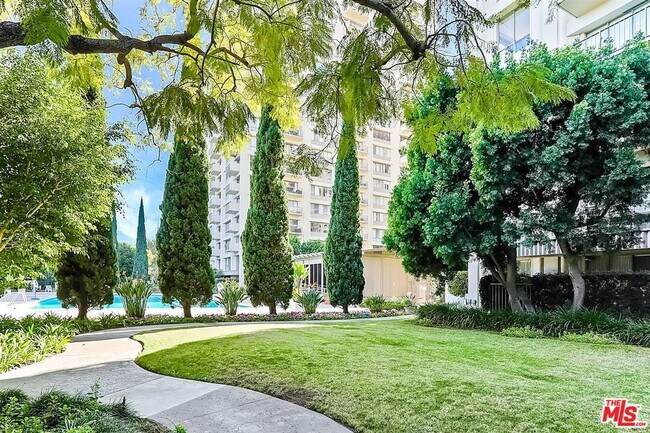 Building Photo - 2160 Century Park E