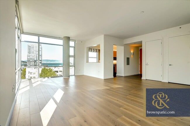 Building Photo - 303 Bryant St