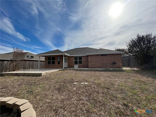 Building Photo - 2907 Wesley Dr