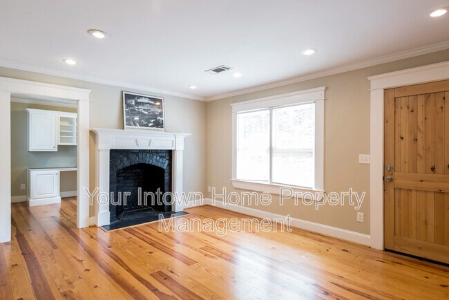 Building Photo - 1672 Cecile Ave SE