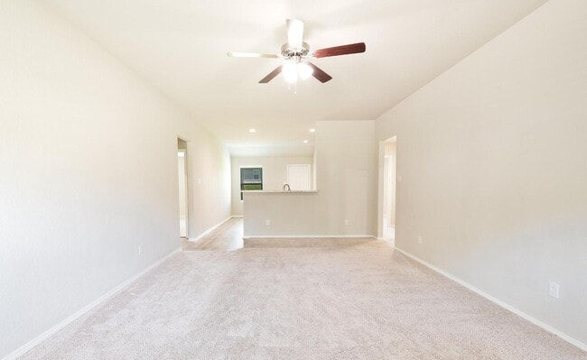 Building Photo - 44 Dunnaway Dr