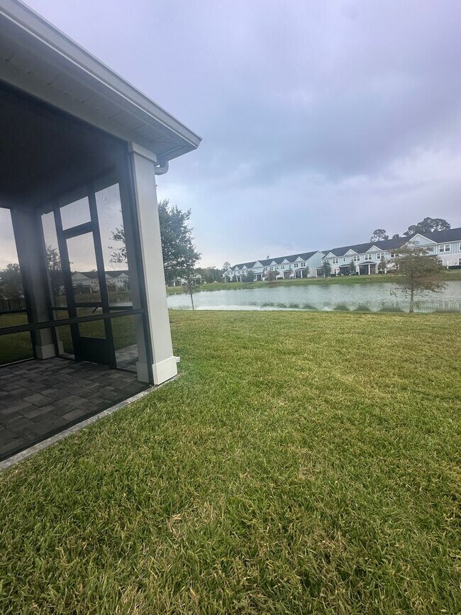 Building Photo - Holiday Move-in at Beautiful Beach Walk in...