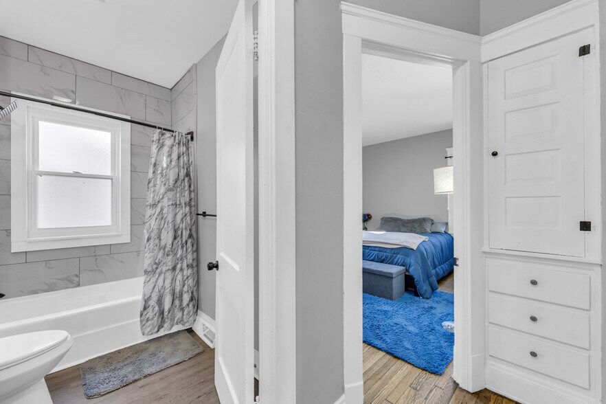 Building Photo - 2638 E 126th St