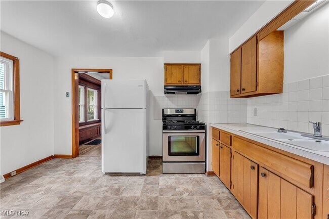 Building Photo - 508 Hammel St