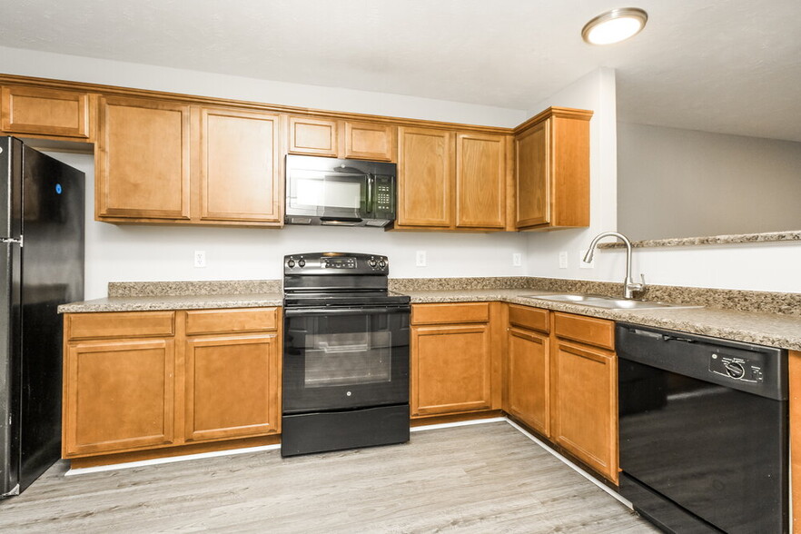 Building Photo - 8033 Logan Dr