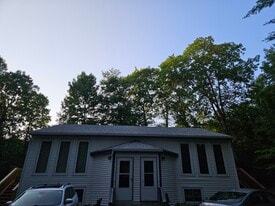 Building Photo - 132 Maranacook Rd