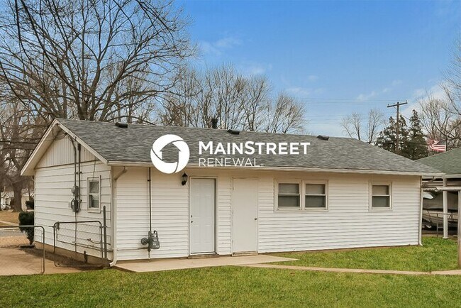 Building Photo - 3 Bedroom Pet-Friendly Home in LOUISVILLE,...