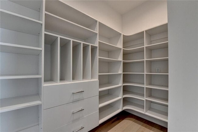 Building Photo - 435 Mayfair Ct