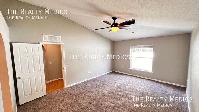 Building Photo - 130 Wheatfield Cir