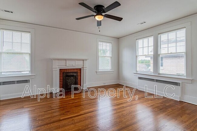 Building Photo - 712 Augusta St