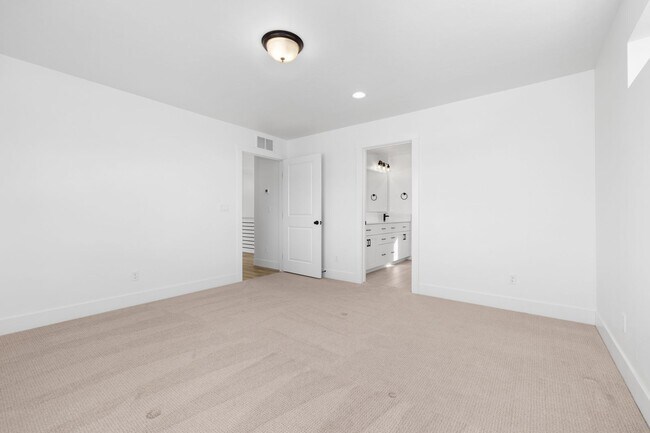 Building Photo - Modern Luxury in Meridian’s Oaks North – 4...