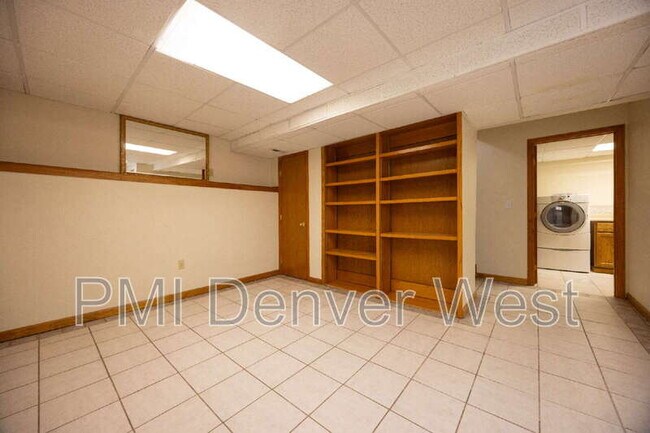 Building Photo - 17990 E Brown Pl