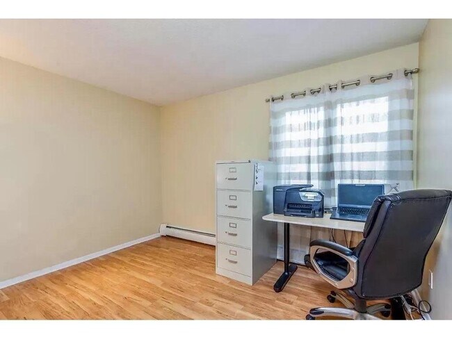 Building Photo - 6901 Penn Ave S