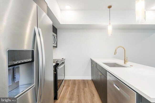 Building Photo - 1102 Germantown Ave