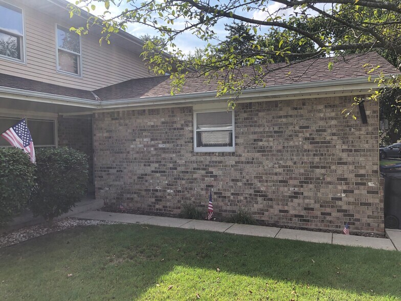 Building Photo - 117 Kilps Ct W