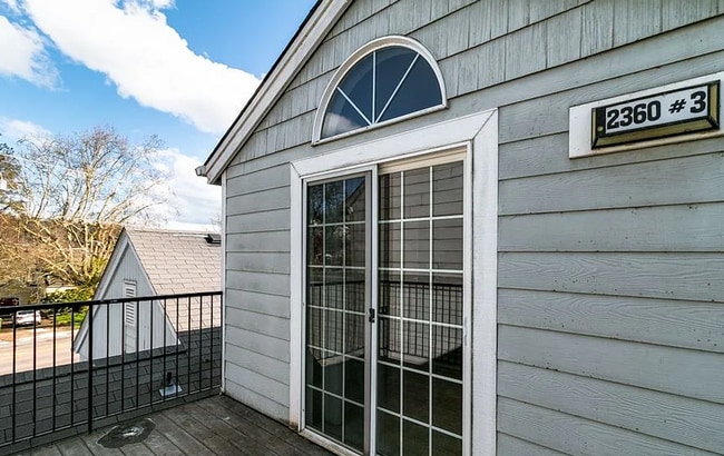 Building Photo - IveJ02