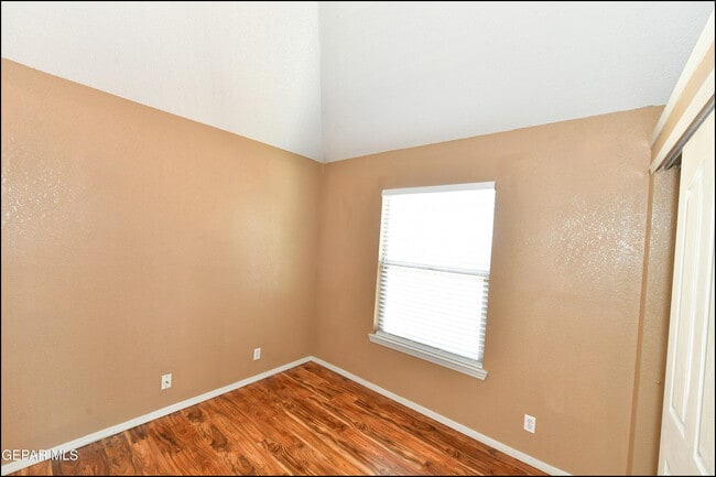 Building Photo - 12121 Tower Hill Dr