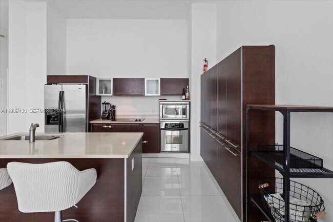 Building Photo - 1900 N Bayshore Dr