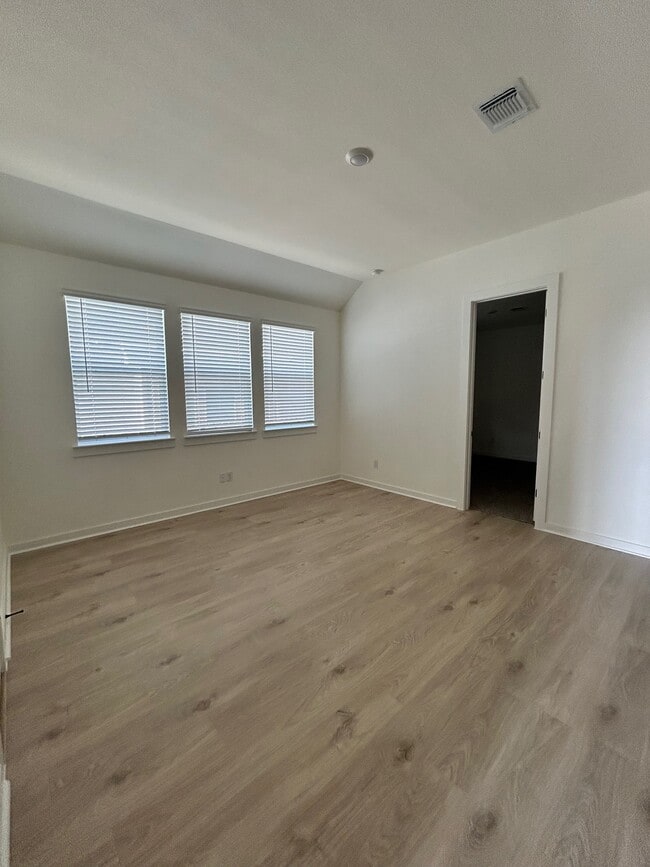 Building Photo - 2113 Western Vw Dr