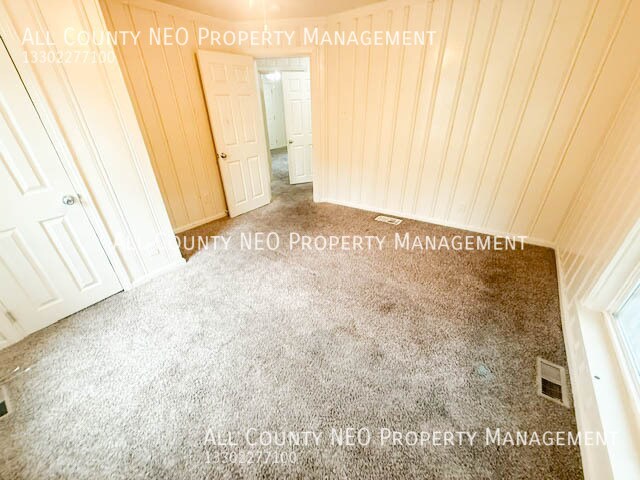 Building Photo - 470 Allyn St