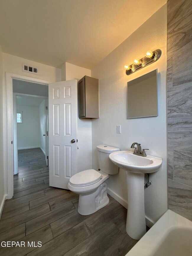 Building Photo - 6138 Taos Dr