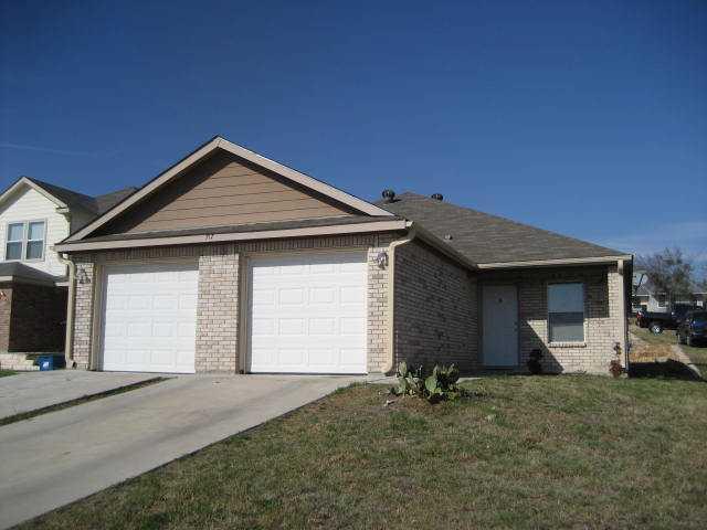 Primary Photo - 717 Claremont Pkwy