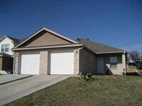 Building Photo - 717 Claremont Pkwy