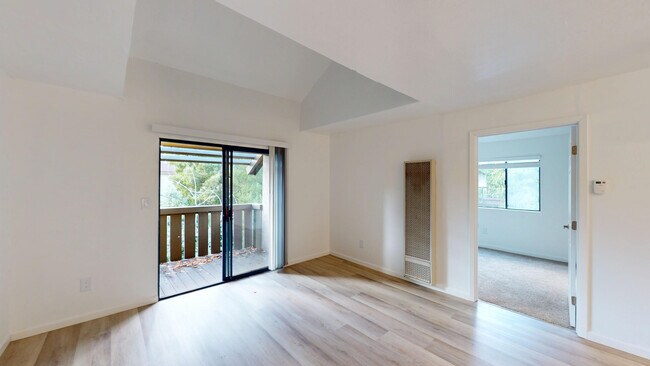 Primary Photo - 515 B St