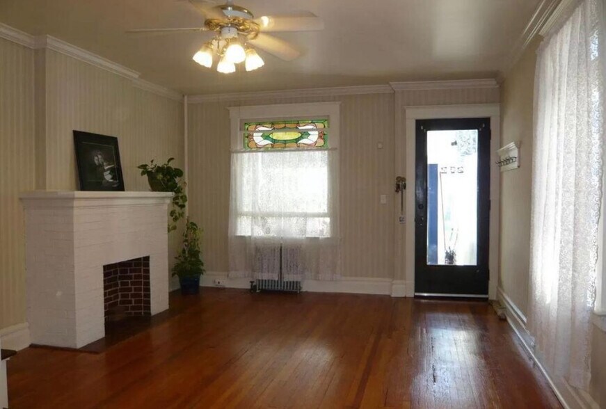 Building Photo - 232 Rector St