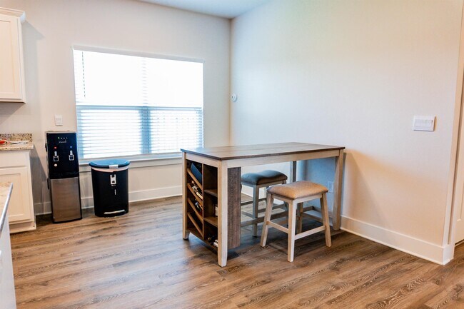 Building Photo - 1109 Shoal River Dr