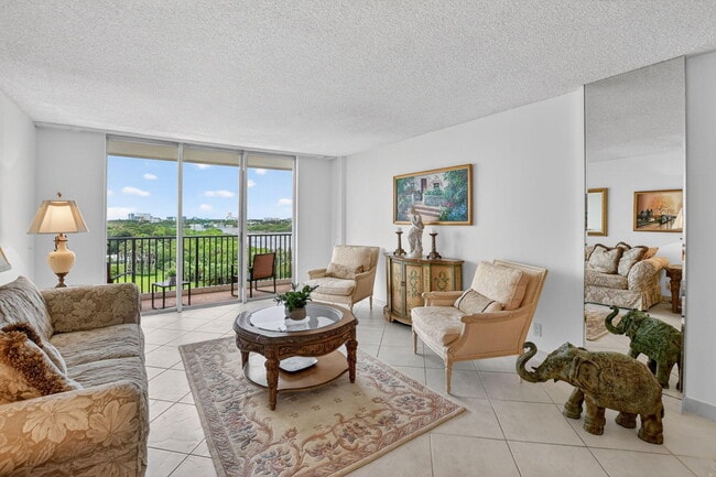 Building Photo - 2121 N Ocean Blvd