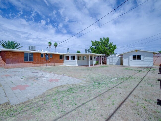 Building Photo - Fully Remodeled 3BR Home + Detached Bonus Room | Private Yard | Central A/C