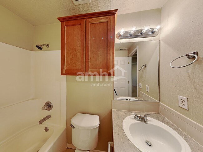 Building Photo - 34607 Rocky Ct