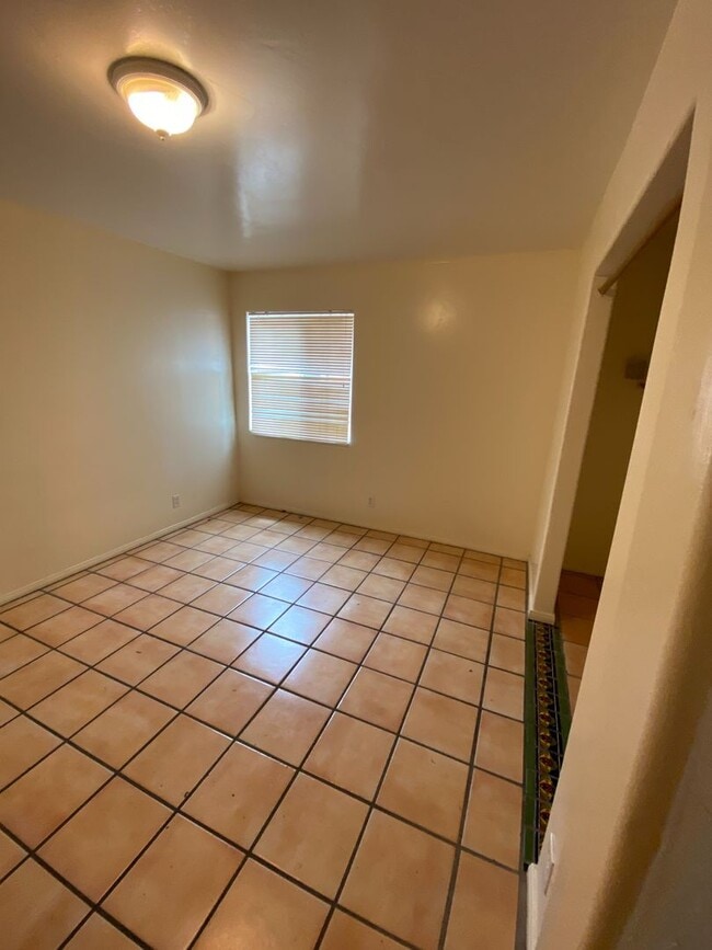 Building Photo - 6636 Del Playa Dr