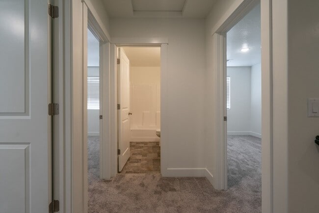 Building Photo - Desert Canyons End Unit – 4-Bedroom, 2.5-B...