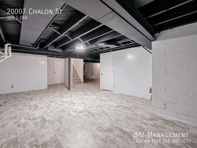 Building Photo - 20007 Chalon St